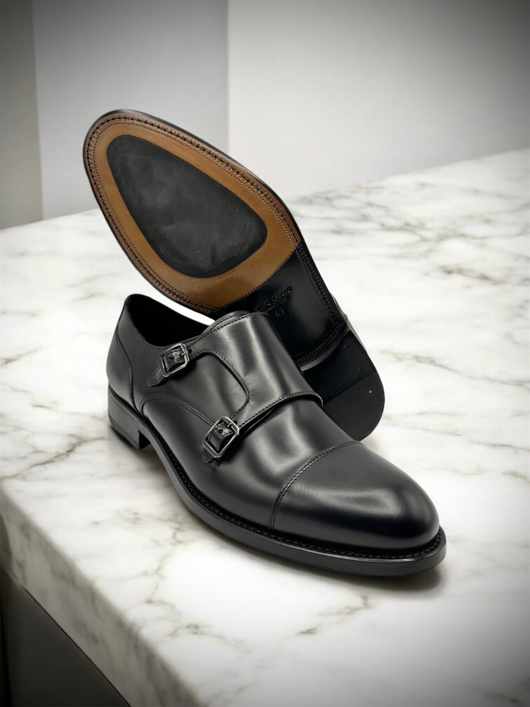 Il Made in Italy è solo un'etichetta? Le scarpe artigianali non esistono più?