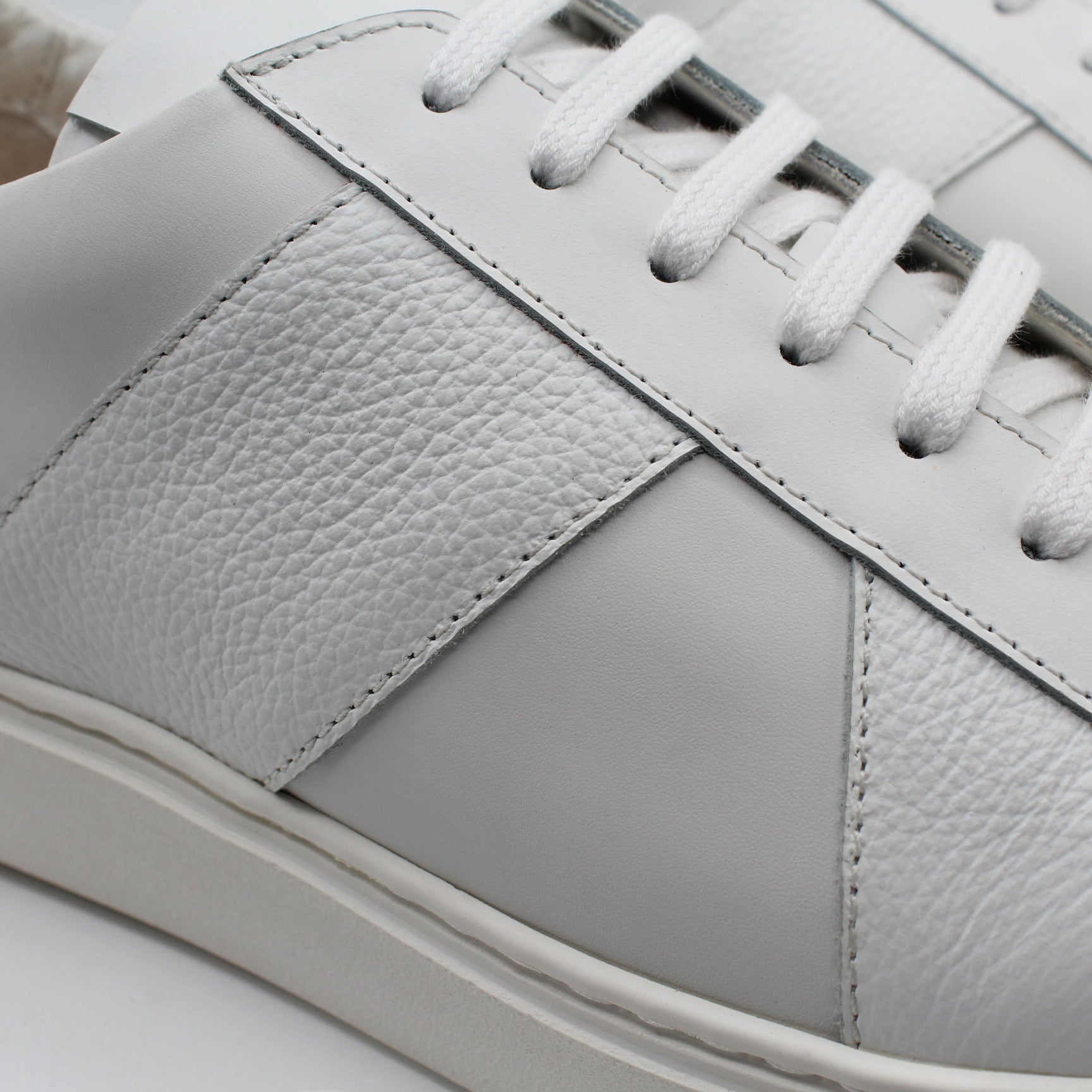 Pesaro Calfiskin White