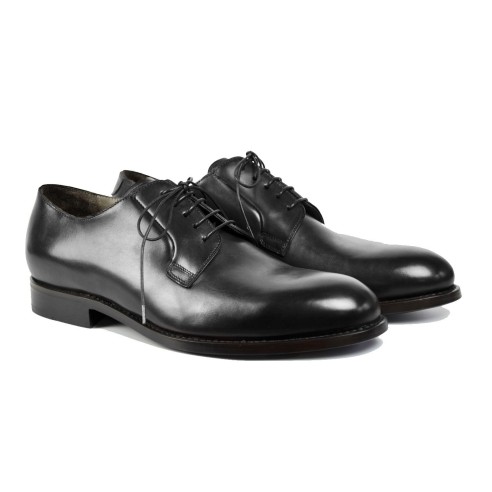 Derby Plain: Handcrafted Calfskin Shoes for Timeless Elegance